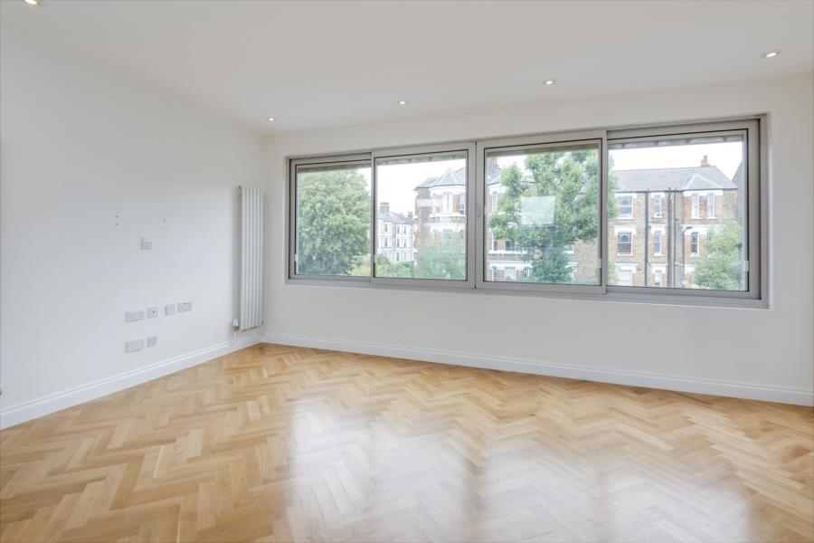 4 bedroom apartment Sarre Road, West Hampstead, NW2 RENT London Flats