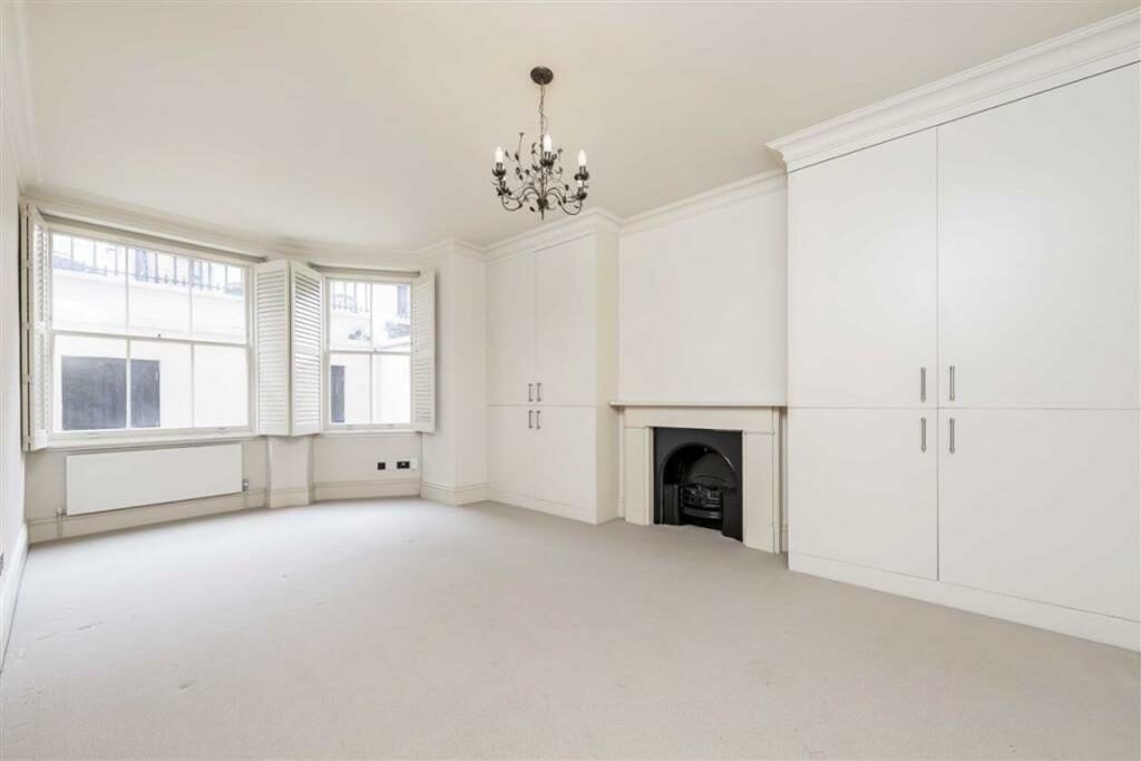 2 bedroom flat Roland Gardens, South Kensington SW7 RENT
