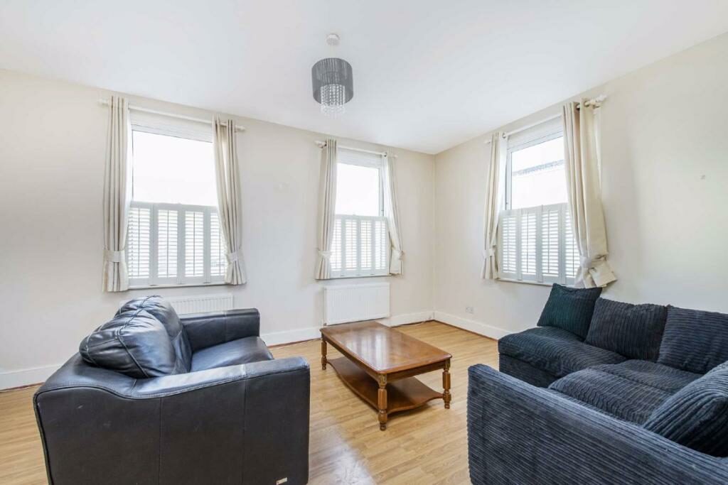 3 bedroom house Orbain Road, Fulham, London, SW6 RENT London Flats