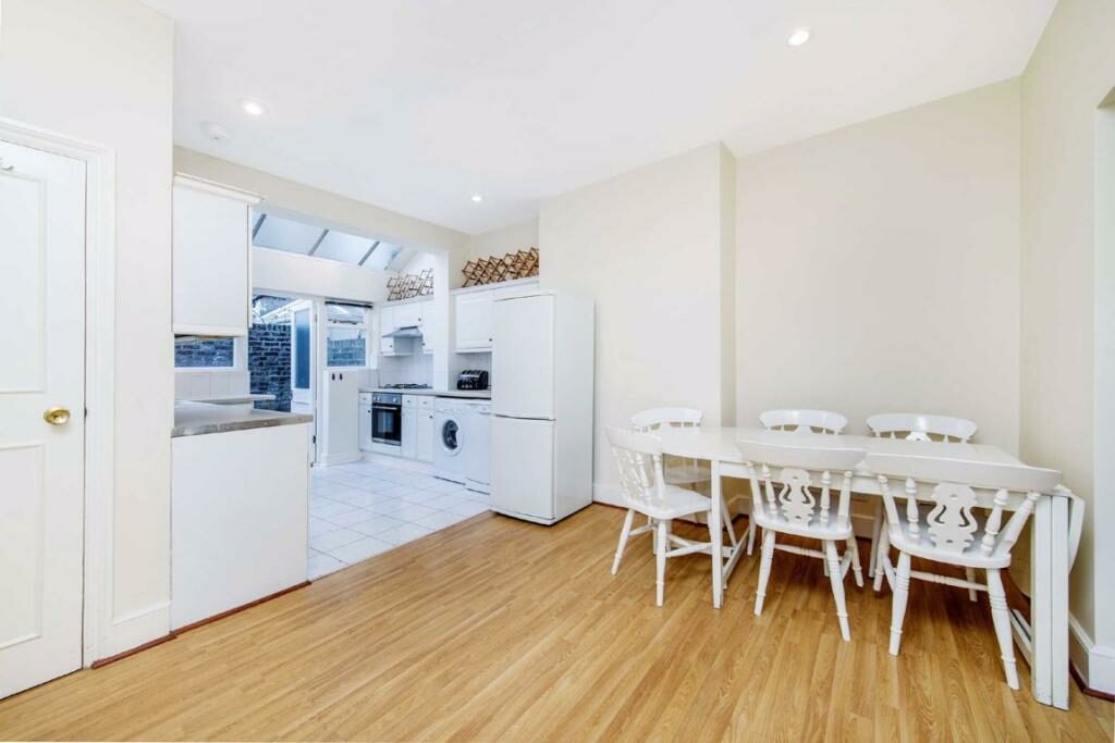 3 bedroom house Orbain Road, Fulham, London, SW6 RENT London Flats